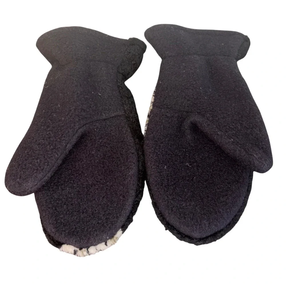 Nanuk | Medium | Black Fleece Mittens | Floral Pattern Mitts | Made‎ in Canada